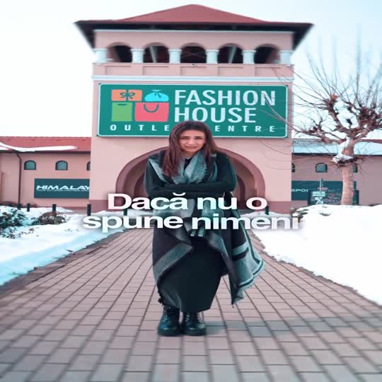 Cadru din materialul „La punctul de lucru, printre produse”: Filmare în magazin: drumul prin spațiu, produsul luat în mână, argumentul spus pe loc.